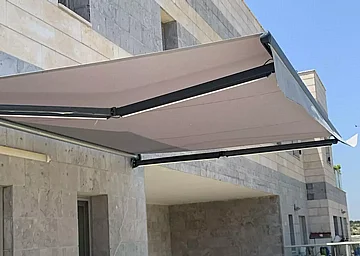 סוכך זרועות חשמלי עם תאורת לד 3.5X4.5 מ’ A380