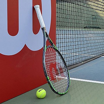 מחבט טניס שדה בוגרים מקצועי ווילסון WILSON Tour Slam